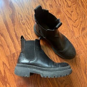 Black Chelsea boots size 37 W6